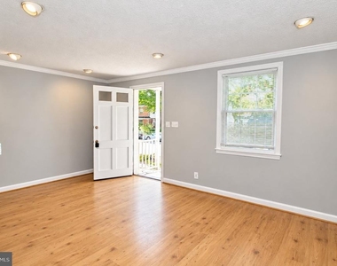 3104 Parker Avenue - Photo Thumbnail 4