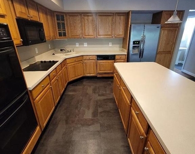 612 Currant Court - Photo Thumbnail 6
