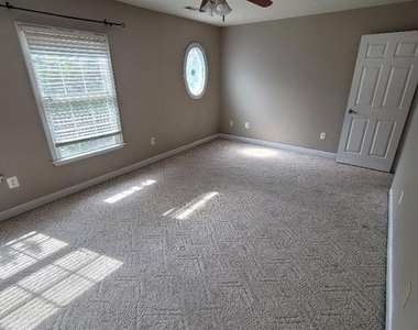 612 Currant Court - Photo Thumbnail 12