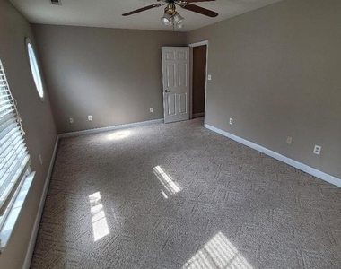 612 Currant Court - Photo Thumbnail 11