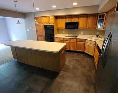 612 Currant Court - Photo Thumbnail 5