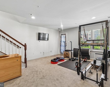 8132 Villaggio Drive - Photo Thumbnail 25