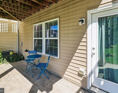 8132 Villaggio Drive - Photo Thumbnail 29