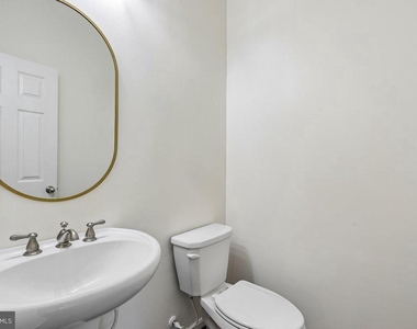 8132 Villaggio Drive - Photo Thumbnail 11