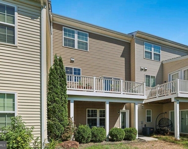 8132 Villaggio Drive - Photo Thumbnail 30