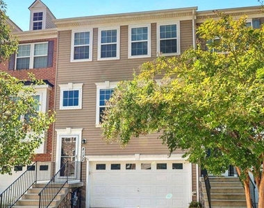 8132 Villaggio Drive - Photo Thumbnail 33