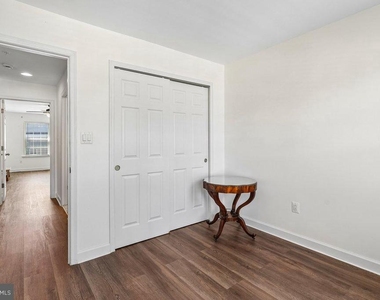 8132 Villaggio Drive - Photo Thumbnail 23