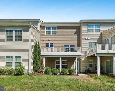 8132 Villaggio Drive - Photo Thumbnail 2
