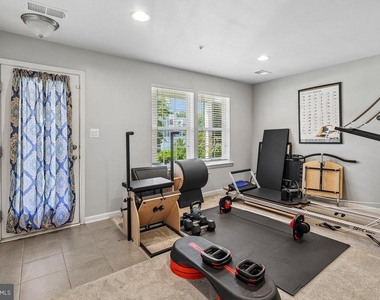 8132 Villaggio Drive - Photo Thumbnail 27