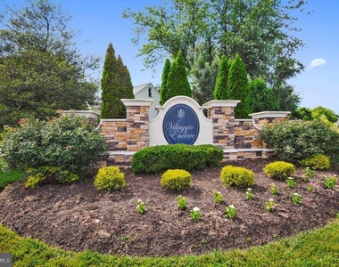 8132 Villaggio Drive - Photo Thumbnail 1
