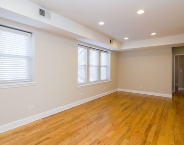6503 N Claremont Avenue - Photo Thumbnail 4