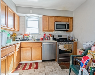 6331 N Fairfield Avenue - Photo Thumbnail 2