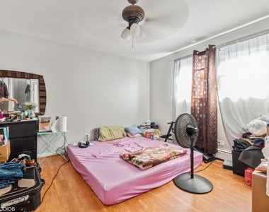 6331 N Fairfield Avenue - Photo Thumbnail 5