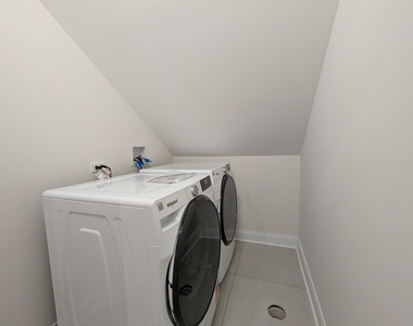2627 N Mildred Avenue - Photo Thumbnail 6