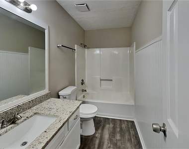 241 Fox Ridge Court - Photo Thumbnail 16