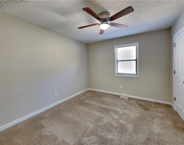 241 Fox Ridge Court - Photo Thumbnail 15