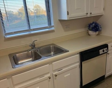 1537 Norway Lane - Photo Thumbnail 10