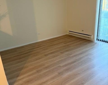 1537 Norway Lane - Photo Thumbnail 3