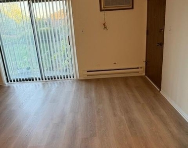 1537 Norway Lane - Photo Thumbnail 1