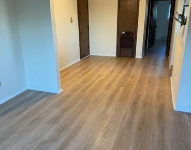 1537 Norway Lane - Photo Thumbnail 2