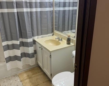 1537 Norway Lane - Photo Thumbnail 12