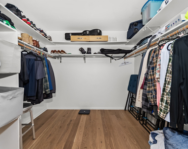 930 Hinman Avenue - Photo Thumbnail 13