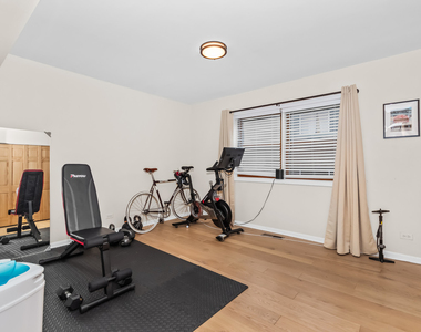 930 Hinman Avenue - Photo Thumbnail 7