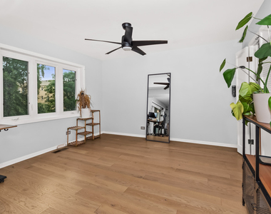 930 Hinman Avenue - Photo Thumbnail 3