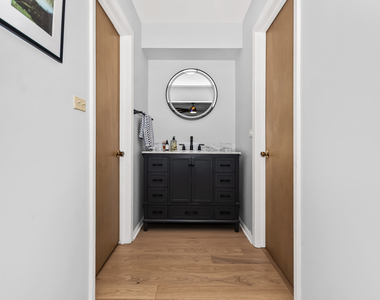 930 Hinman Avenue - Photo Thumbnail 12