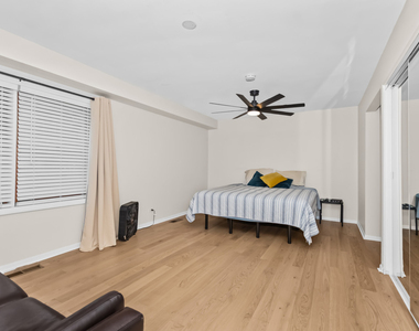 930 Hinman Avenue - Photo Thumbnail 10