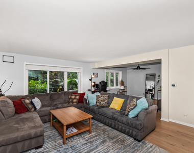 930 Hinman Avenue - Photo Thumbnail 2