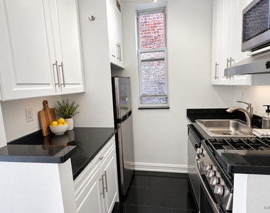 ### Bright 2-Bedroom Apartment in Prime Upper East Side - Photo Thumbnail 1
