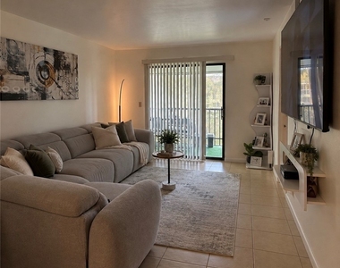 610 Gerald Avenue - Photo Thumbnail 2