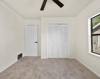 3111 Hicks Avenue - Photo Thumbnail 8