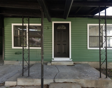 3111 Hicks Avenue - Photo Thumbnail 4