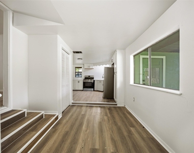 3111 Hicks Avenue - Photo Thumbnail 16