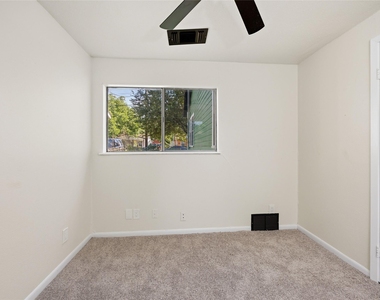 3111 Hicks Avenue - Photo Thumbnail 10