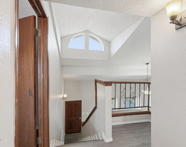 1451 Sierra Bonita Drive - Photo Thumbnail 13