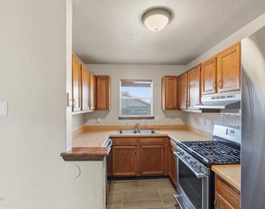 1451 Sierra Bonita Drive - Photo Thumbnail 3