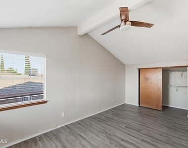 1451 Sierra Bonita Drive - Photo Thumbnail 17