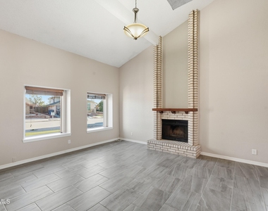 1451 Sierra Bonita Drive - Photo Thumbnail 7