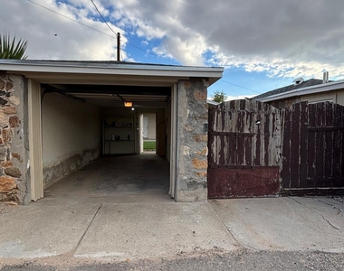 3607 Tularosa Avenue - Photo Thumbnail 5