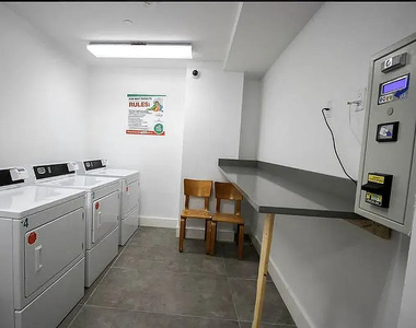 246 Johnson Avenue - Photo Thumbnail 6
