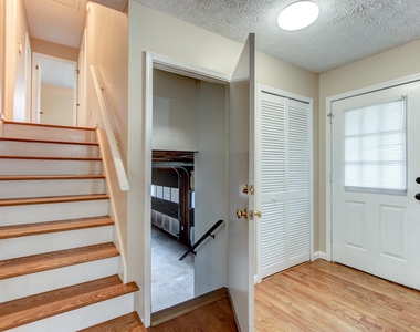 102 Pine Point - Photo Thumbnail 13