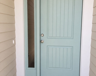 108 Gary Circle - Photo Thumbnail 2
