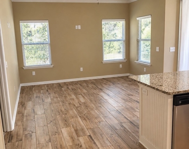 108 Gary Circle - Photo Thumbnail 14