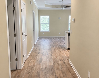 108 Gary Circle - Photo Thumbnail 3