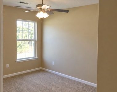 108 Gary Circle - Photo Thumbnail 13