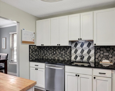 116 Azalea Circle - Photo Thumbnail 17
