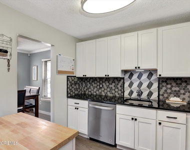 116 Azalea Circle - Photo Thumbnail 18